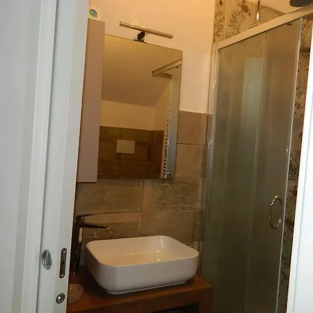 Matrimoniale Riccardo Con Bagno Privato 3*